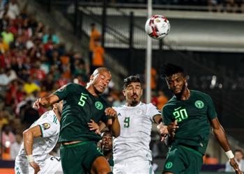 مدرب نيجيريا مباراة الجزائر معركة كبيرة وبونجاح صنع أزمات لنا