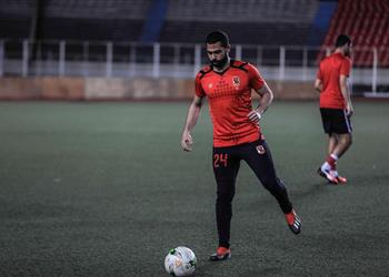 أحمد فتحي يعترف بوجود أزمات في الأهلي ويعد الجماهير بتحقيق لقبي الدوري والكأس