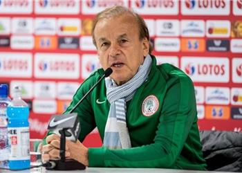 مدرب نيجيريا كنا نستحق الفوز على الجزائر وأعلم الكثير عن الكرة التونسية