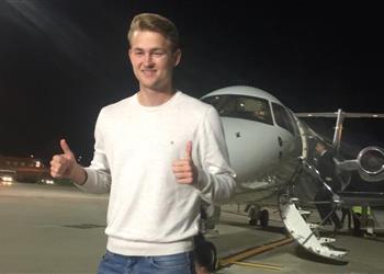 فيديو يوفنتوس يعلن وصول دي ليخت رسمي ا