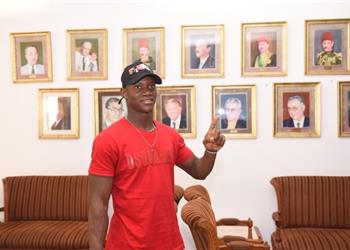 لاسارتي يجتمع مع أليو ديانج قبل انطلاق مران الأهلي