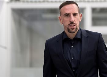 صور بعد وصولهم إلى مصر هل حضر ريبيري وعائلته لمؤازرة الجزائر في نهائي أمم إفريقيا