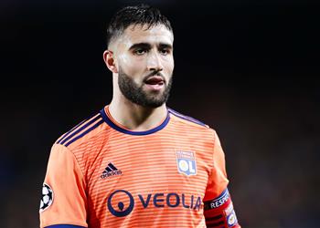 ليون يوافق على رحيل نبيل فقير إلى ريال بيتيس