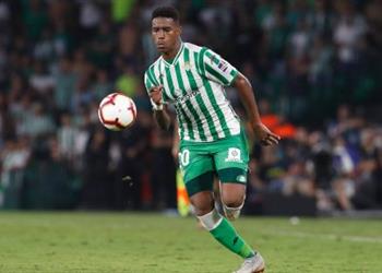 برشلونة يعرض لاعبه على ريال بيتيس لحسم صفقة فيربو