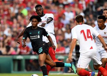 ميلنر تصرف لاعب إشبيلية تجاه ياسر لعروسي وصمة عار