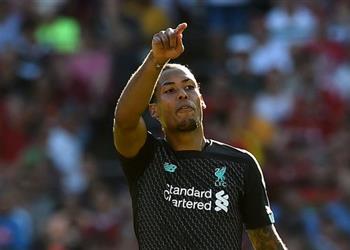 فان ديك غاضب ا بعد إصابة لعروسي تصرف لاعب إشبيلية يعبر عنه