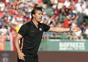 لوبيتيجي لاعب إشبيلية شعر بالقلق الشديد بعد إصابة ياسر لعروسي وكلوب طمأني