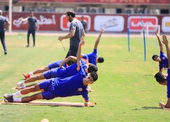 عاجل عمار حمدي يغادر مران الأهلي بسبب الإصابة