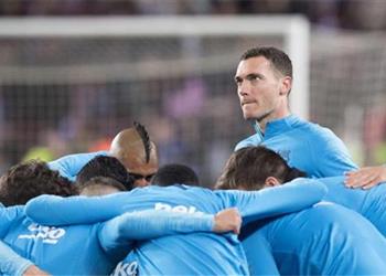 تقارير مدافع برشلونة يقترب من الدوري الياباني