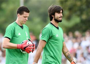 بعد حسم صفقة تريزيجيه أستون فيلا يدخل في مفاوضات مع حارس يوفنتوس