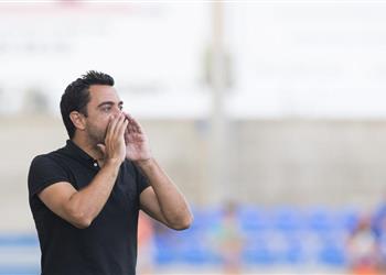 تشافي يحث برشلونة على استعادة نيمار