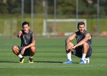 فيديو أوزيل وكولاسيناك يتعرضان لمحاولة قتل من مجهولين في لندن