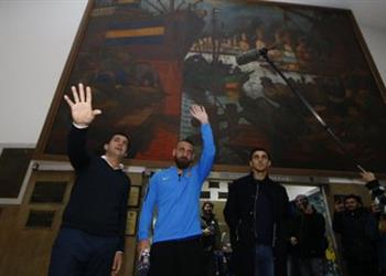 رسمي ا بوكا جونيورز يتعاقد مع دي روسي