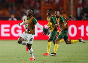 حارس جنوب أفريقيا يوضح كيف ألهمه محمد صلاح في كأس الأمم