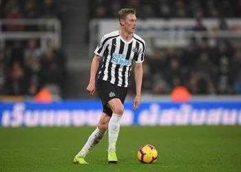 مدرب نيوكاسل يحطم آمال مانشستر يونايتد بشأن صفقة لونصتاف