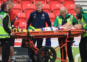 فيديو شاوكروس يتعرض لإصابة قاسية في مباراة ستوك سيتي وليستر