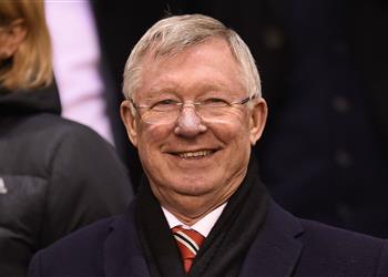 فيرجسون يضغط على مانشستر يونايتد لضم لاعب أستون فيلا