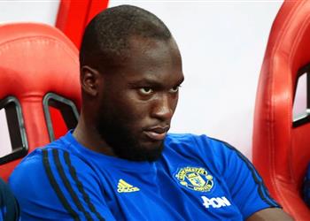 في رحلته للبحث عن بديل لوكاكو ليكيب مانشستر يونايتد يستهدف التعاقد مع مهاجم ليون