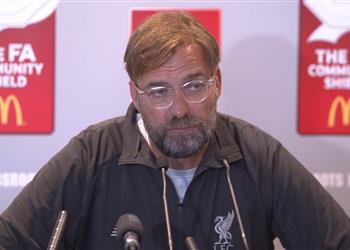 كلوب يستنكر التقليل من الدرع الخيرية ويلمح لغياب محمد صلاح عن مواجهة مانشستر سيتي