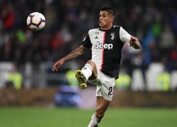 كانسيلو يرغب في البقاء مع يوفنتوس والنادي يبحث له عن عرض للرحيل