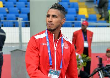 أوناجم يوقع على عقود انتقاله إلى الزمالك