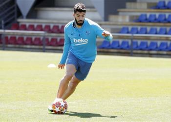 سواريز يعود إلى تدريبات برشلونة الجماعية قبل مواجهة آرسنال في كأس خوان جامبر