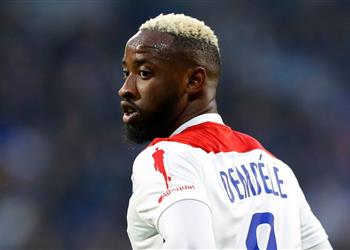 مدرب ليون يصدم مانشستر يونايتد بشأن موسى ديمبيلي