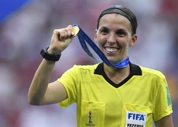 لأول مرة في تاريخ السوبر الأوروبي ستيفاني فرابار تدير مواجهة ليفربول وتشيلسي