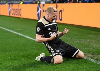 مدرب أياكس بعد اهتمام ريال مدريد سنفعل كل ما في وسعنا للحفاظ على فان دي بيك