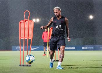 نيمار يتعرض لإصابة في تدريبات باريس سان جيرمان