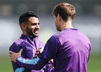 فيديو رياض محرز يعود لتدريبات مانشستر سيتي قبل مباراة ليفربول بكأس درع الاتحاد