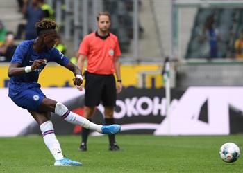 تشيلسي ينهي استعداداته الصيفية بتعادل صعب أمام مونشنجلادباخ