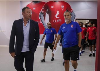 مران الأهلي الخطيب يجتمع مع طبيب الفريق وجلسة مع سيد عبد الحفيظ