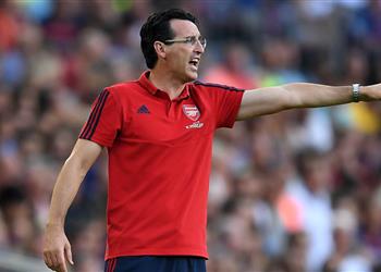 أوناي إيمري يشيد بأداء آرسنال أمام برشلونة رغم الهزيمة