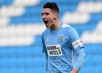 واقعة غريبة نادي ألماني يقرر الإطاحة بقائد الفريق بسبب تأييده للنازية الجديدة