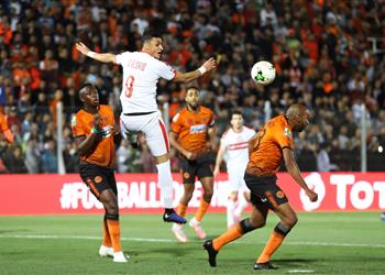 كاف يعاقب الزمالك بسبب أحداث مباراة نهضة بركان في نهائي الكونفدرالية