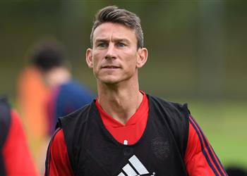 رسمي ا كوسيلني يغادر آرسنال وينتقل إلى بوردو