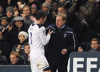 مدرب توتنهام السابق ريال مدريد يعامل بيل بطريقة غريبة وغير مناسبة