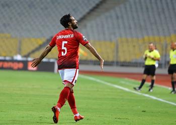 الجونة يتفق مع الأهلي على استعارة إسلام محارب الإعلان خلال ساعات