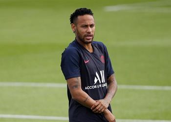 مدير باريس سان جيرمان وصلنا لمرحلة م تقدمة في المفاوضات بشان رحيل نيمار