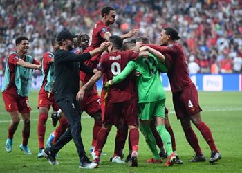 فان ديك يكشف عن حديثه مع أدريان قبل ركلات الترجيح بنهائي السوبر الأوروبي