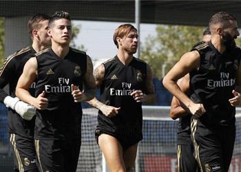 إذاعة إسبانية تكشف موقف خاميس من الاستمرار في ريال مدريد