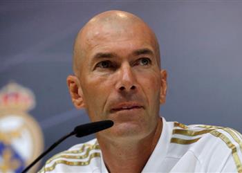 زيدان يرد على منتقديه ويشيد بث نائي ريال مدريد وي لمح لبقاء جاريث بيل