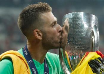 بالفيديو كوارث حراس ليفربول لا تنتهي أدريان يرتكب خطأ فادح ضد ساوثامبتون