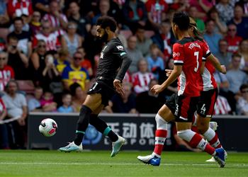 تقييم متوسط لمحمد صلاح بعد مباراة ليفربول وساوثهامتون في الدوري الإنجليزي