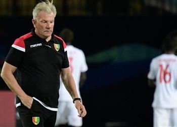 بعد إقالته غينيا تحرم مدربها السابق من ممارسة أنشطة كرة القدم مدى الحياة