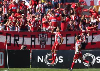 في غياب كهربا آفيس يستعيد توازنه في الدوري البرتغالي بثلاثية في ماريتيمو