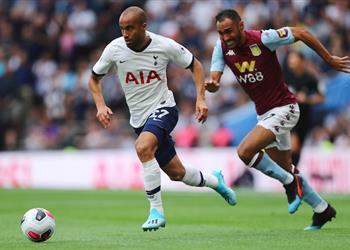 مهاجم أستون فيلا السابق نتائج الفريق في الدوري الإنجليزي تهدد مكان أحمد المحمدي