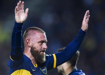 دي روسي لاعب برشلونة السابق هو من يتفوق فقط على ريكيلمي في وسط الملعب