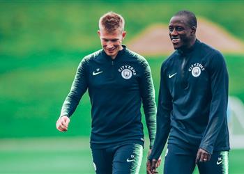 بنجامين ميندي يعود لتدريبات مانشستر سيتي قبل مباراة بورنموث